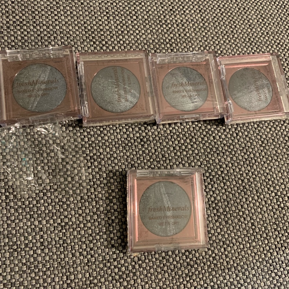 Fresh minerals baked wet/dry eyeshadow